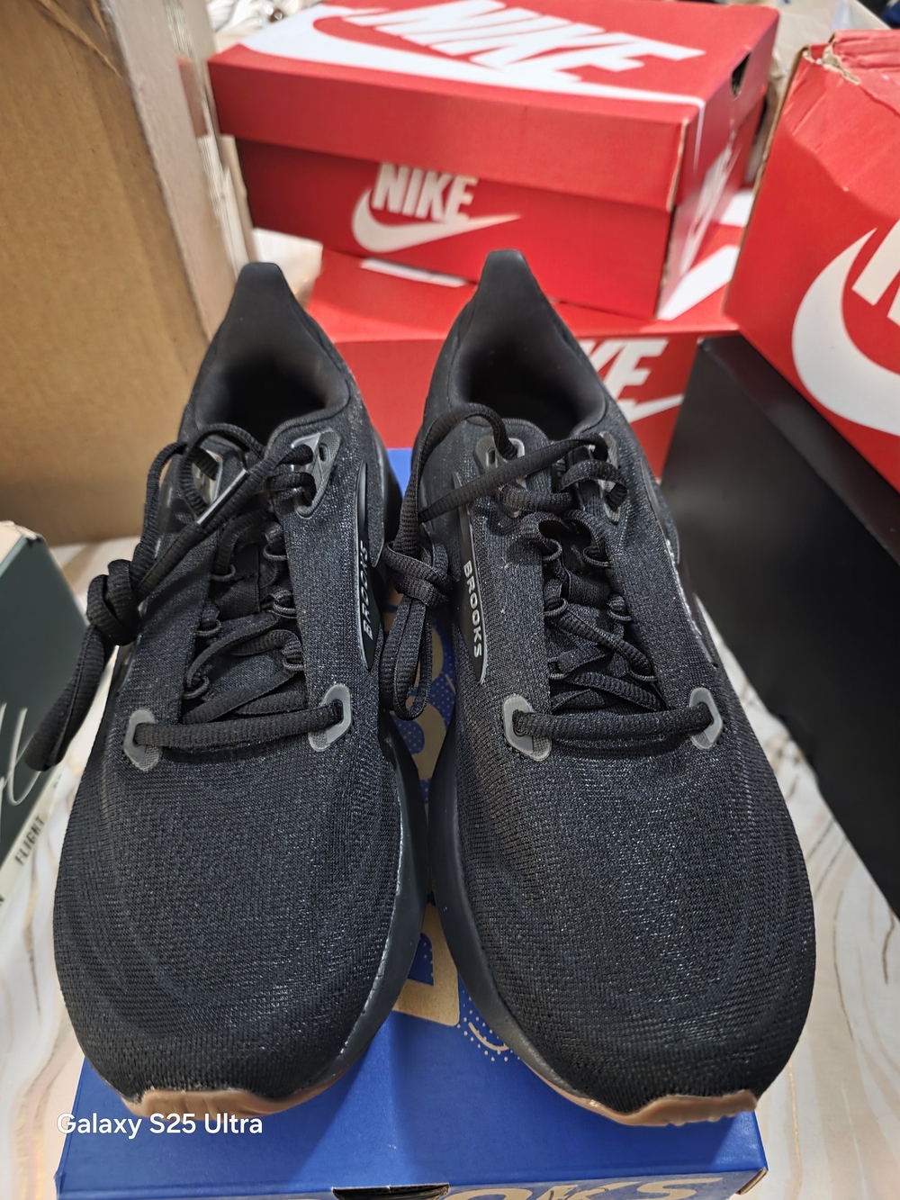Brooks Revel 9. 7.5M/9W. NIB